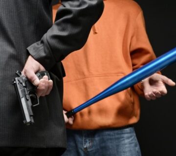 НЕОБХОДИМАЯ ОБОРОНА (ст. 37 УК РФ) КАК ОБСТОЯТЕЛЬСТВО, ИСКЛЮЧАЮЩЕЕ ПРЕСТУПНОСТЬ ДЕЯНИЯ  
